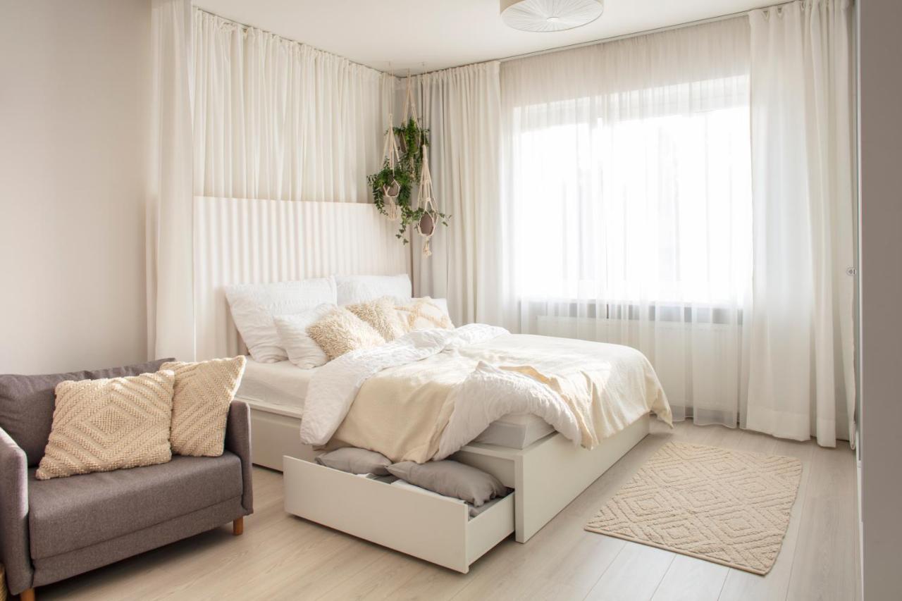 Light Room By Zoom Apartments Братислава Экстерьер фото